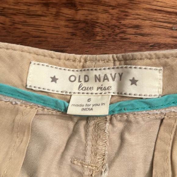 Shorts - Picture 2 of 3